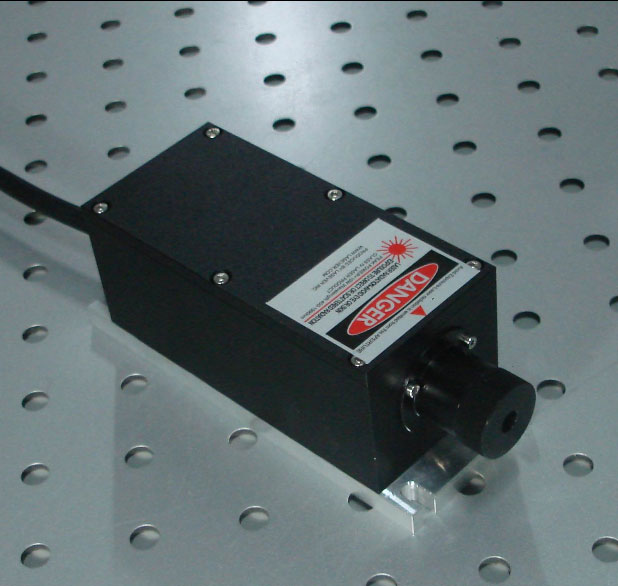 1177nm 600mW IR DPSS レーザー不可視のレーザー帯調節可能な電源